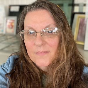 Meet your Posher, Julie